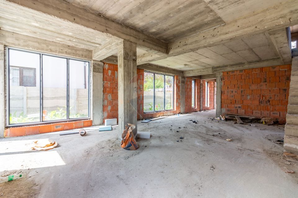 Casa / Vila la rosu in Chitila / Strada Rudeni - teren 264 mp