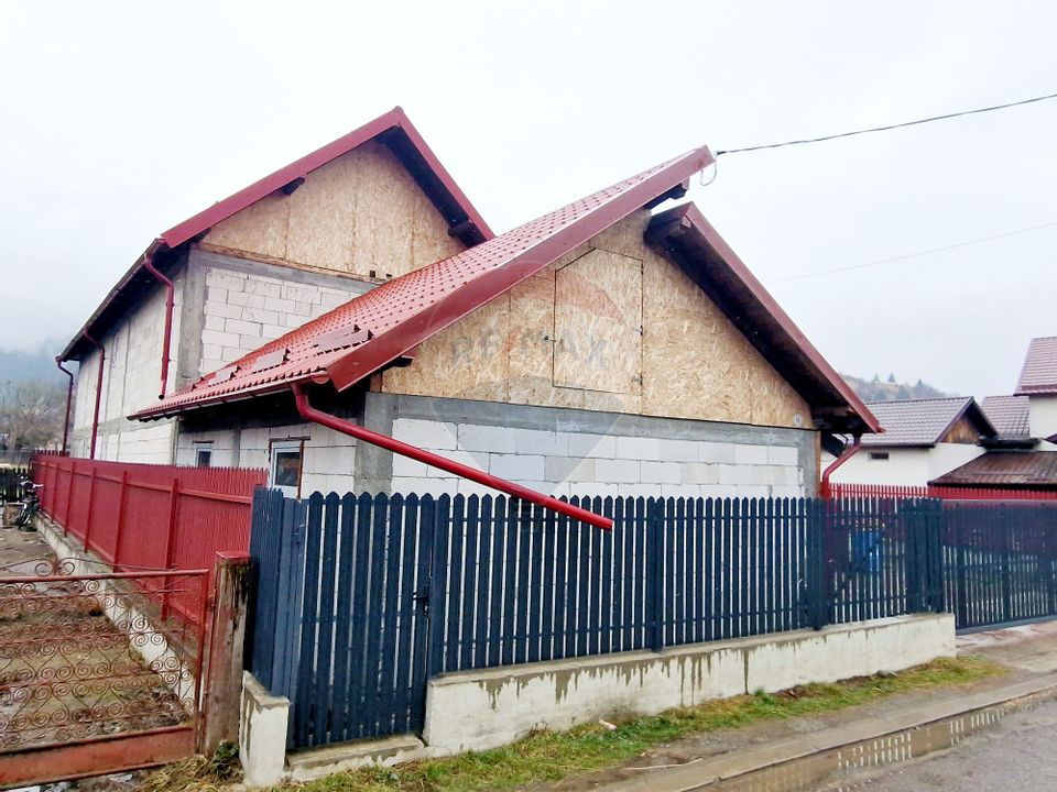 8 room House / Villa for sale