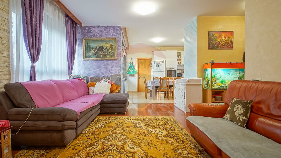 4 room House / Villa for sale, Tractorul area