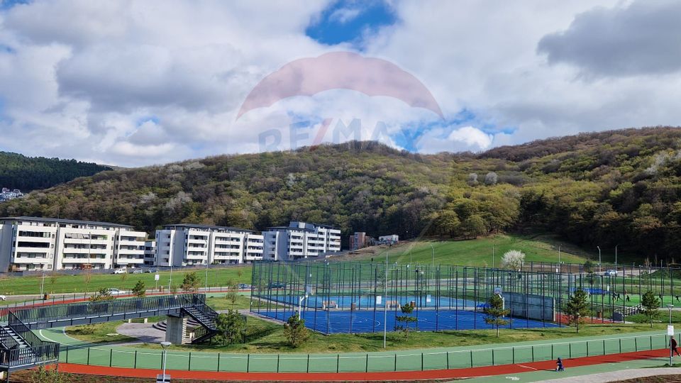 Apartament cu 3 camere de închiriat