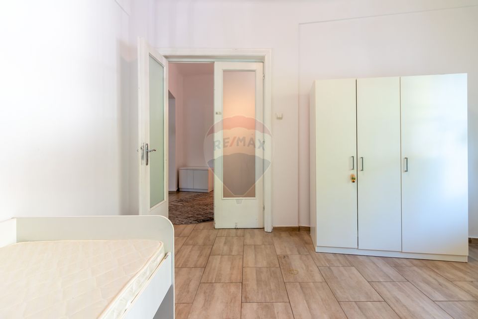 Apartament cu 4 camere de închiriat în zona Cismigiu