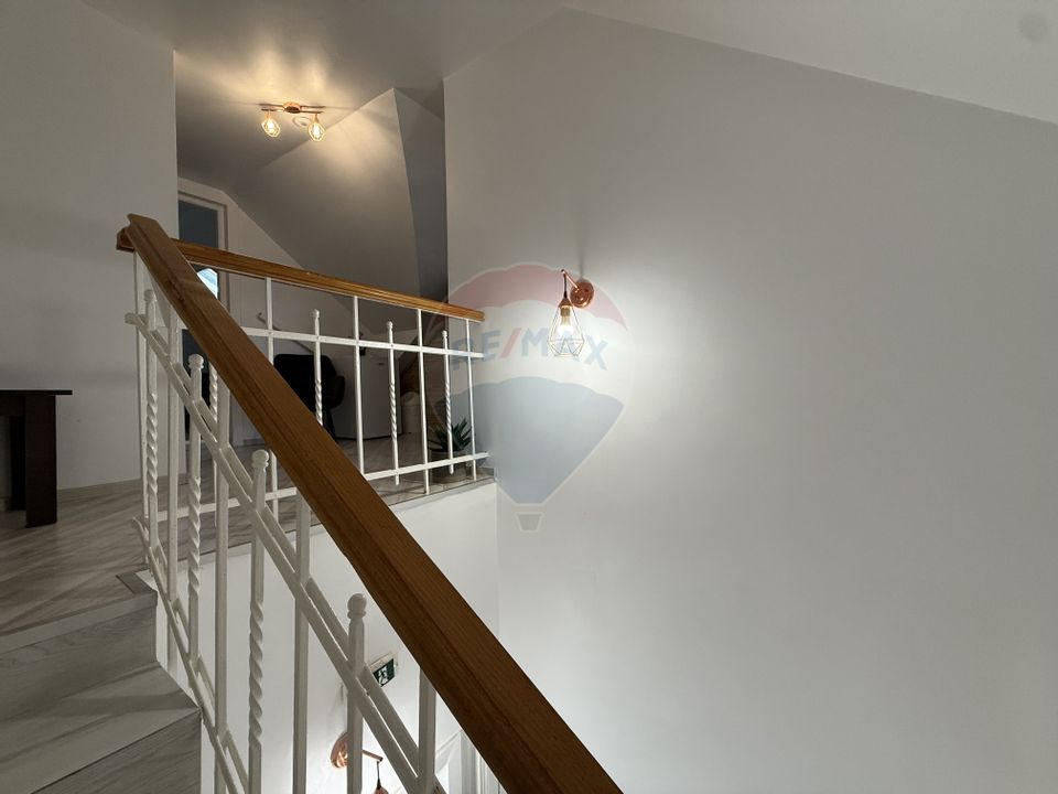 Casa / Pensiune cu 12 camere de vânzare în zona Eforie Sud Constanta