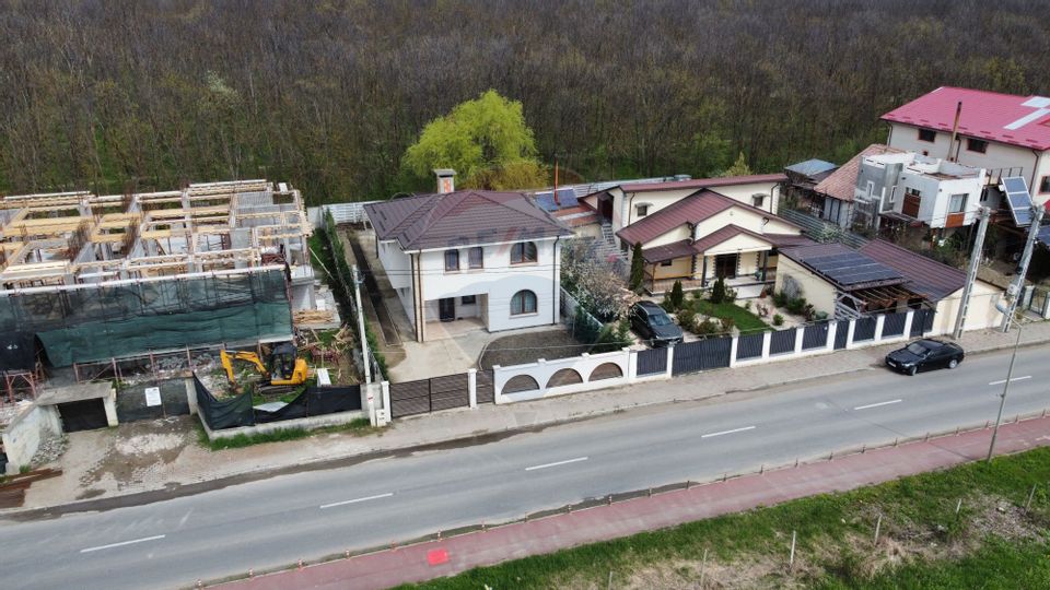 Casa/Vilă cu spatele la padure Vanatori