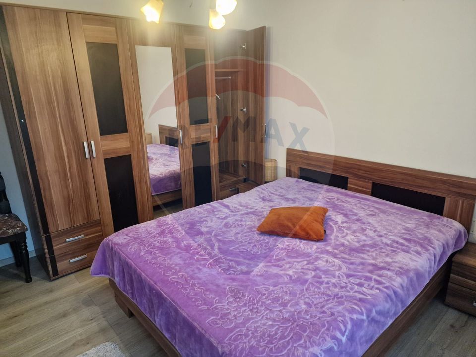 Apartament cu 3 camere de închiriat în zona Cornisa