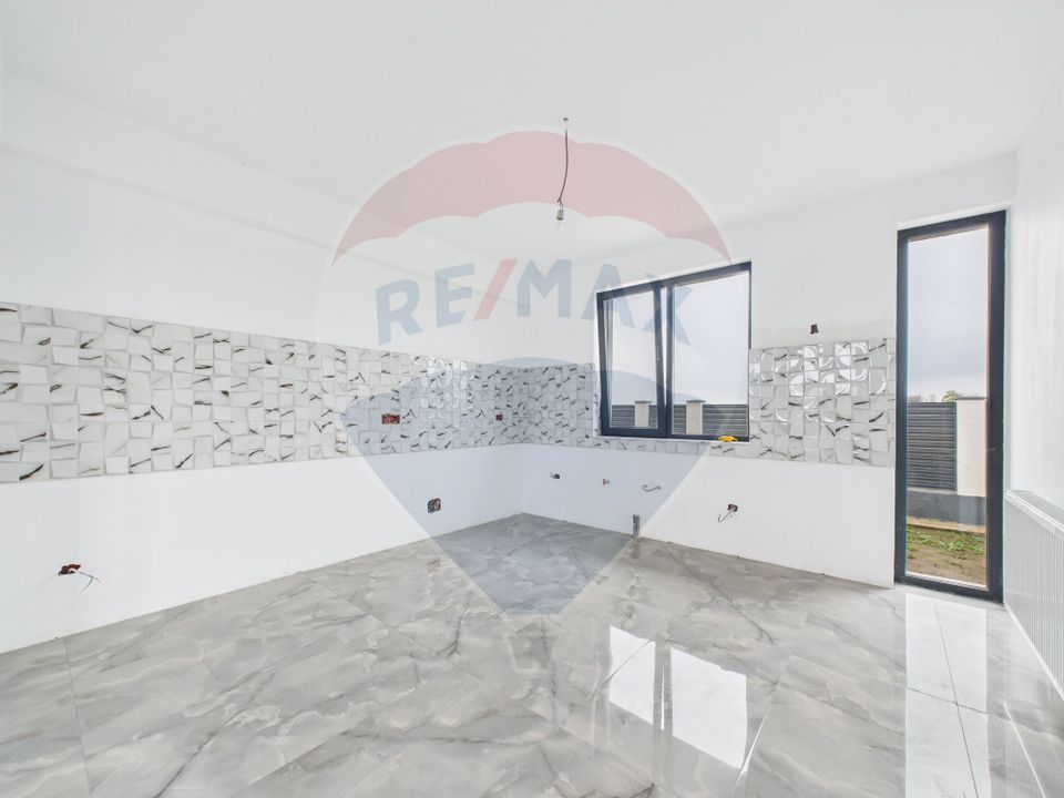 Casa moderna cu 4 camere de vanzare - Zona Ganeasa - Moara Domnesca