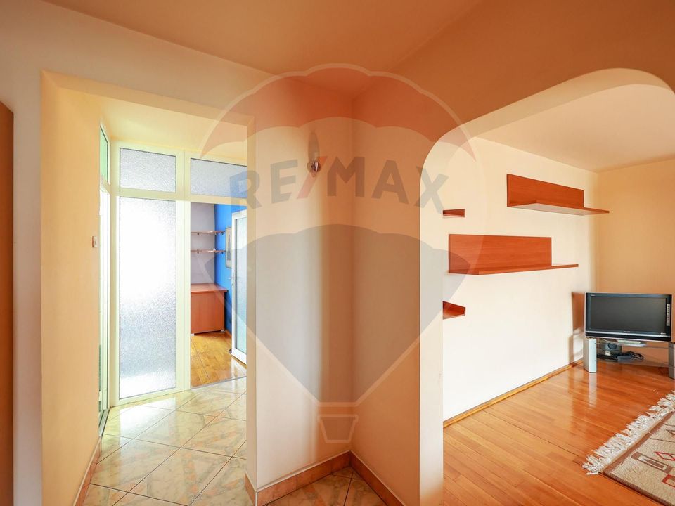 Apartament cu 3 camere de închiriat în zona Calea Aradului