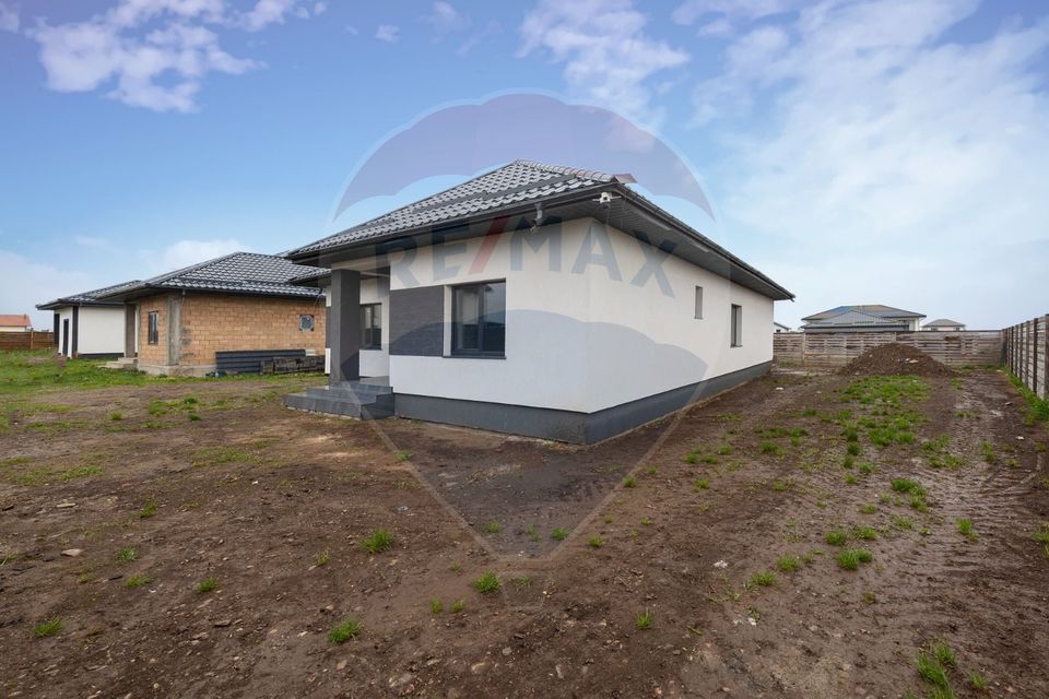 Casă spațioasă de vânzare | 4 camere | 120 mp util - 500 mp teren