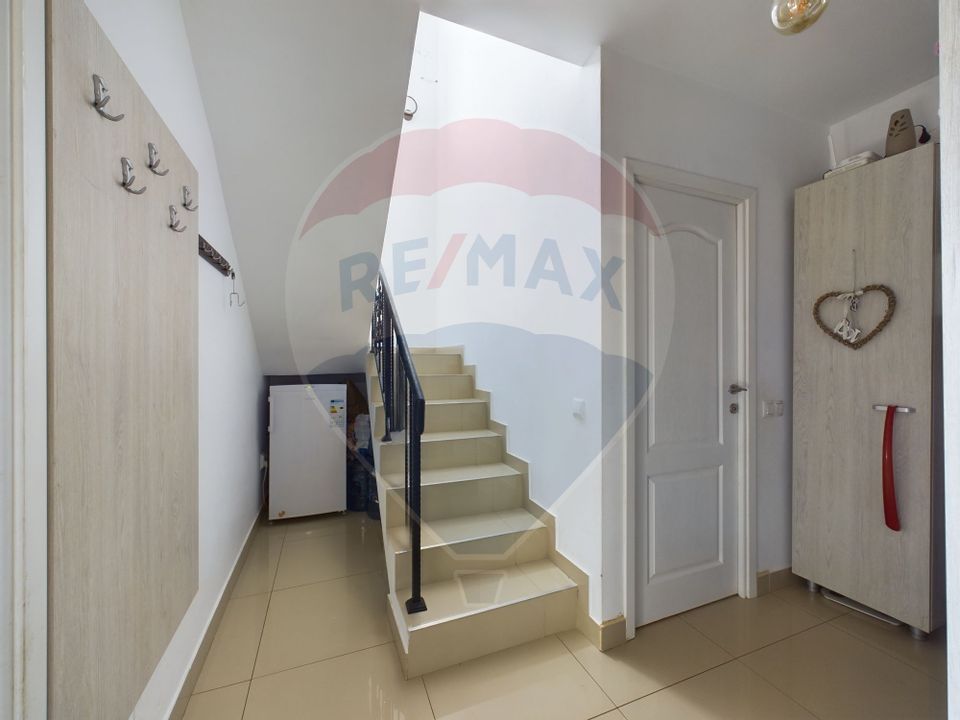 4 room House / Villa for sale