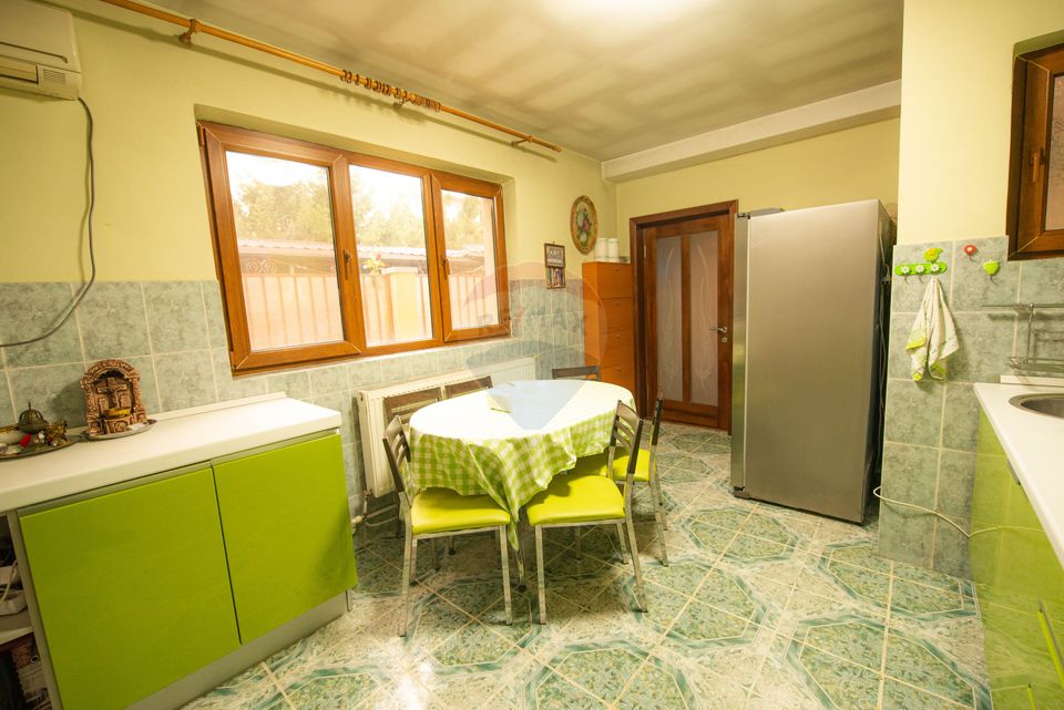 Casa de vanzare 240 mp utili , 6 camere,  teren 1000 mp, Calarasi