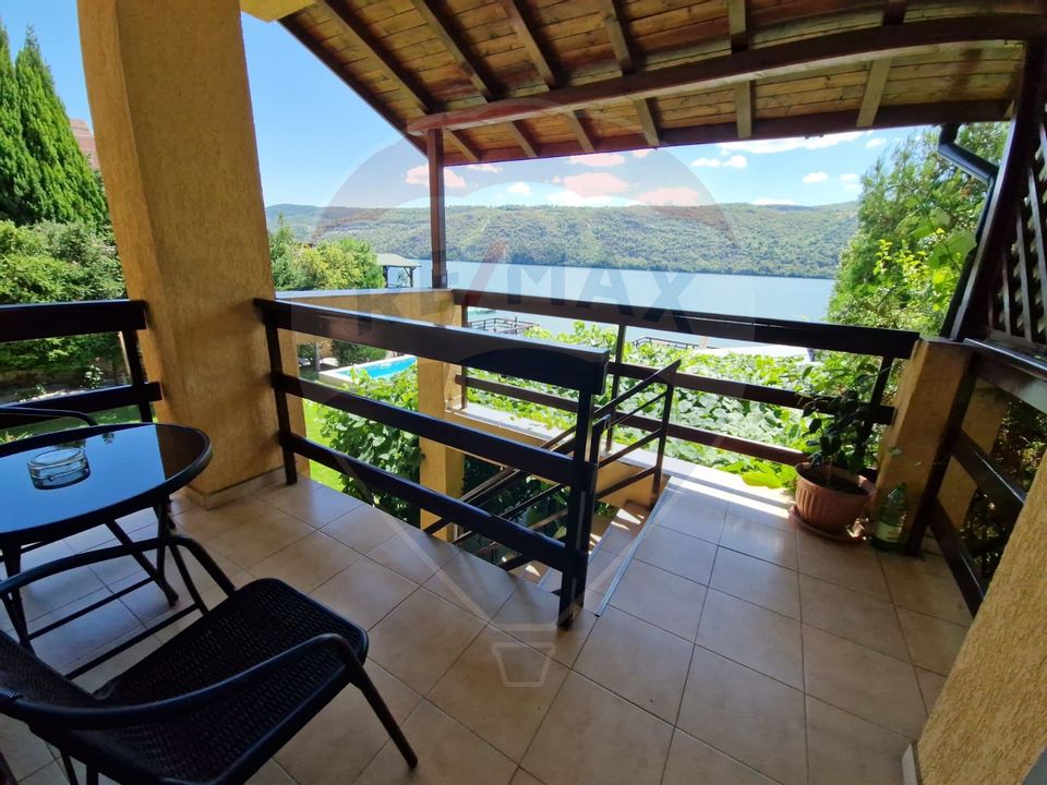 20 room Hotel / Pension for sale