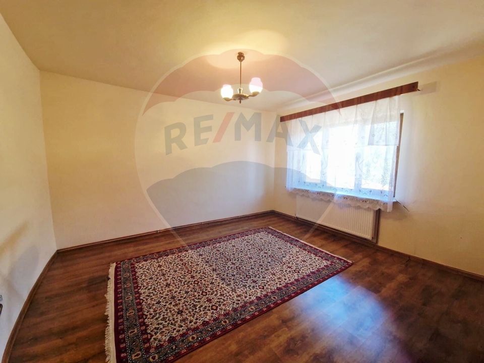 Casă / Vilă  str. Ana Ipatescu S+P+1 , 5 camere , teren - 252 mp