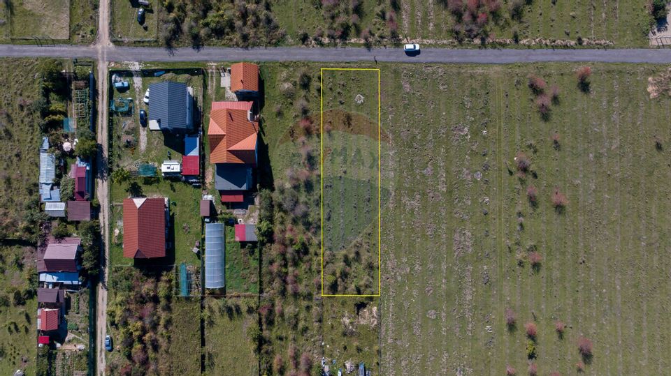 Teren Sanpetru -livada, Strada Nucului, 1296mp, apa, gaz, curent