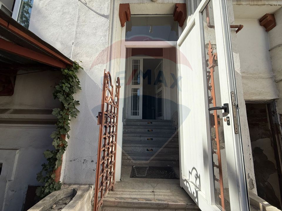 DE ÎNCHIRIAT: Casă/Vilă spațioasă  8 camere  Zona Gara de Nord