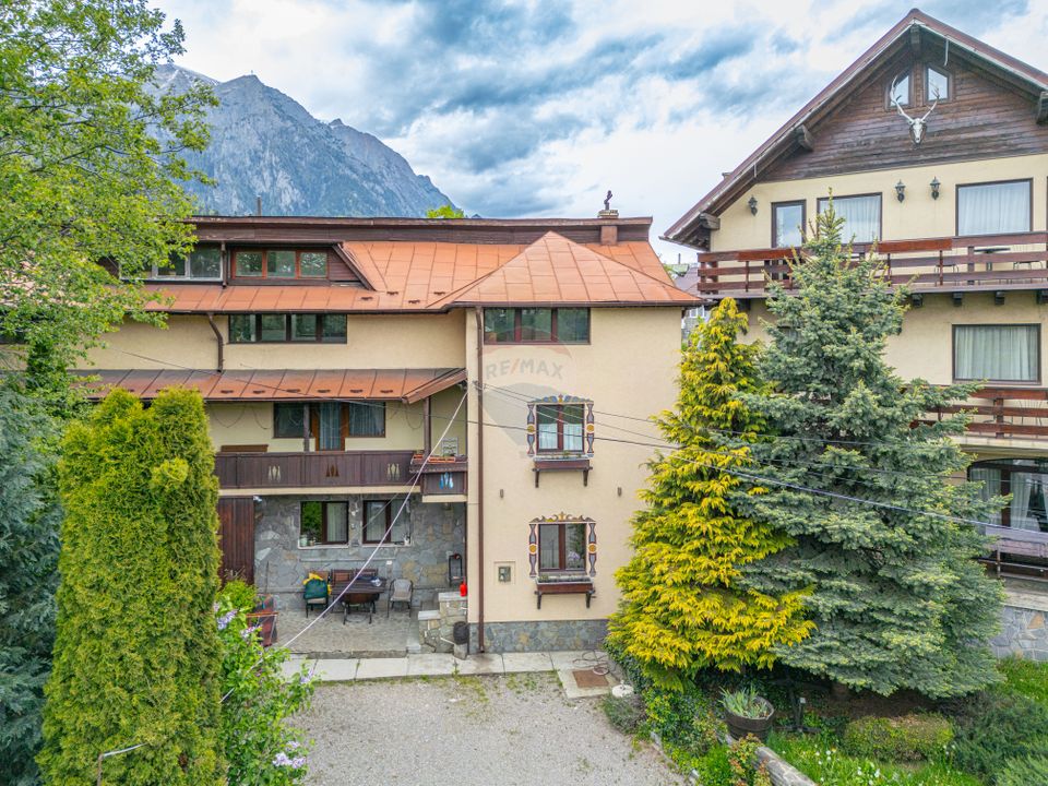 Proprietate deosebită de vânzare în Bușteni - Pensiune + Duplex