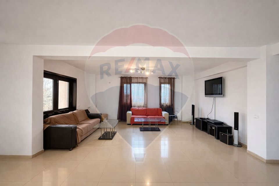24 room Hotel / Pension for sale