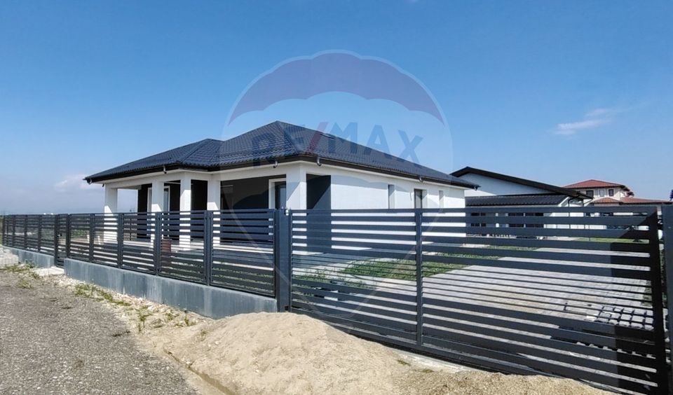 4 room House / Villa for sale