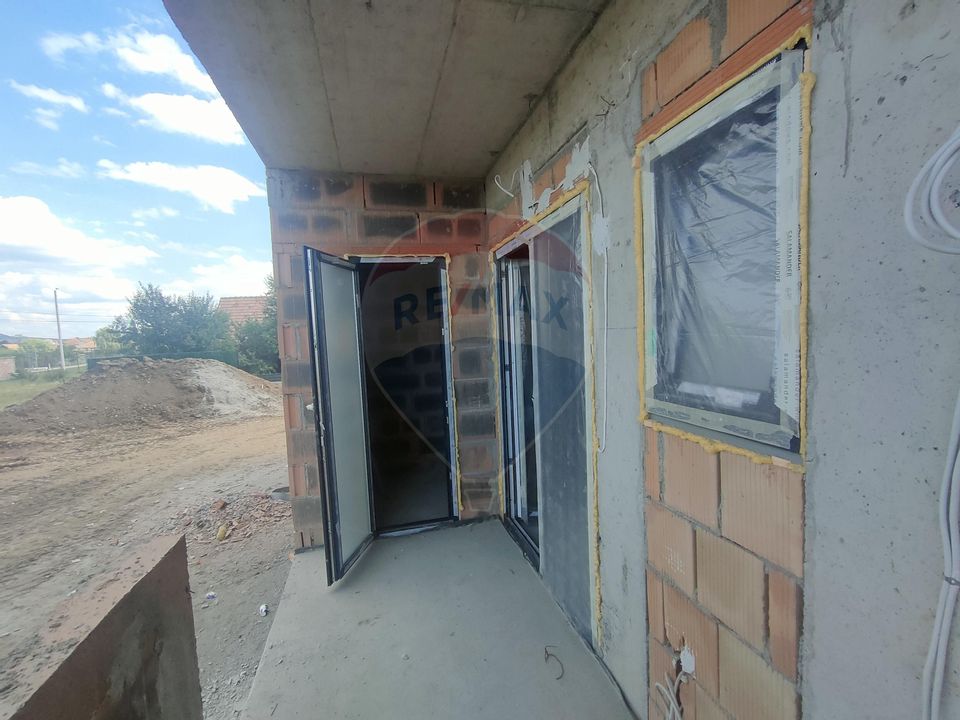 Apartament de vanzare cu gradina