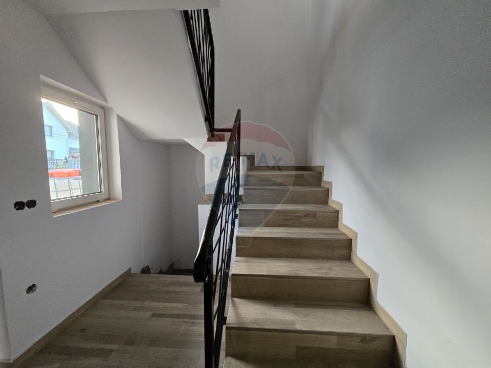 Apartament 3 camere de vânzare COMISION 0%