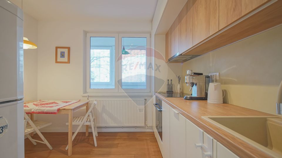 Apartament cu 3 camere de închiriat B-dul Victoriei