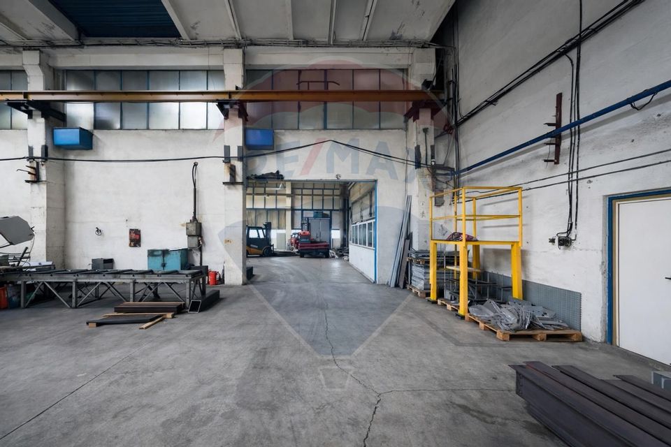 HALA INDUSTRIALA 3.072 MP CU POD RULANT LANGA AEROPORT BRASOV