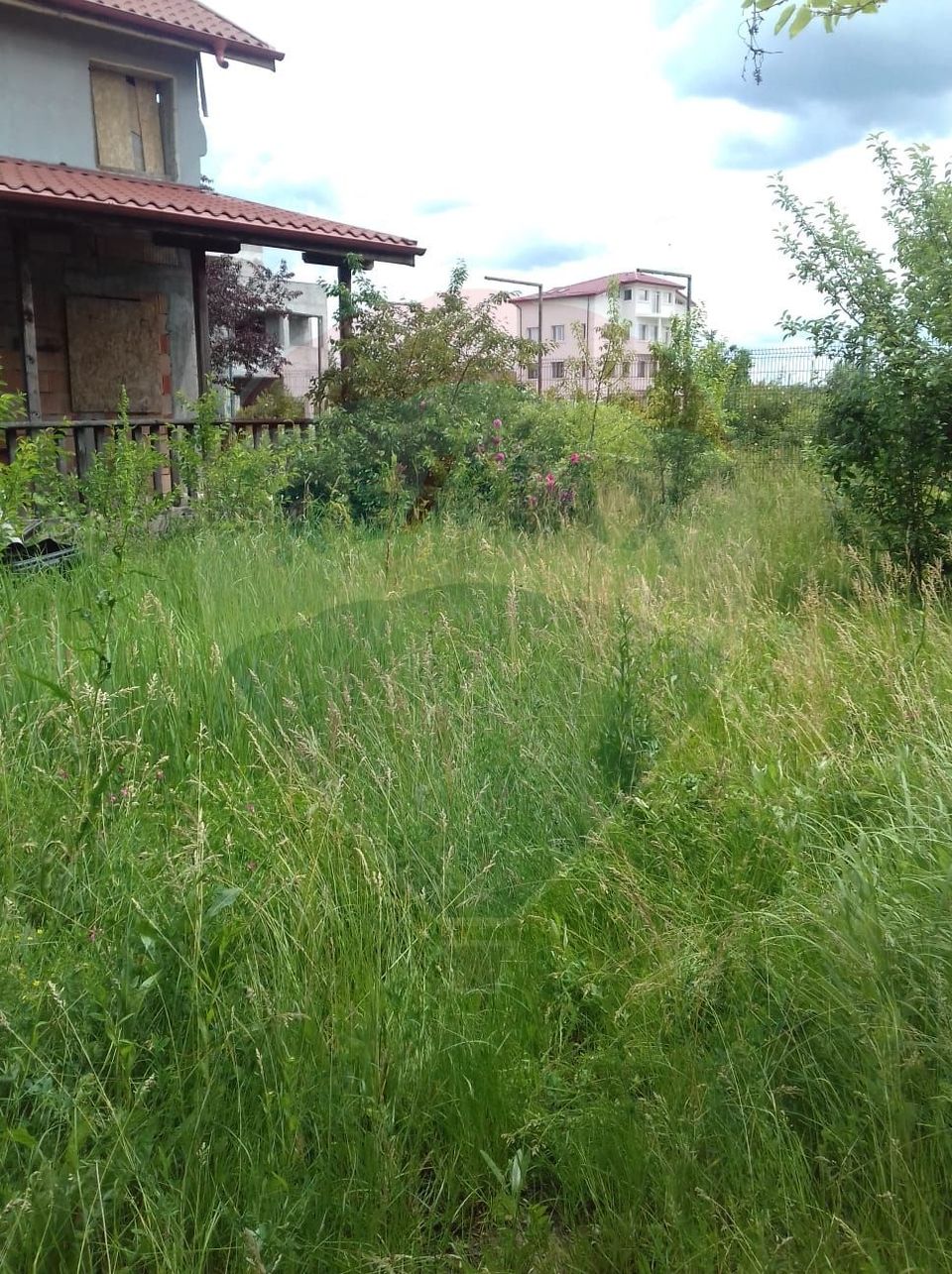 de vanzare Casă / Vilă cu 5 camere, la rosu