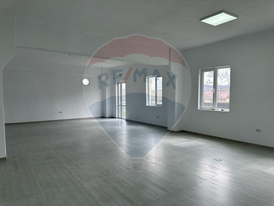 437sq.m Commercial Space for rent