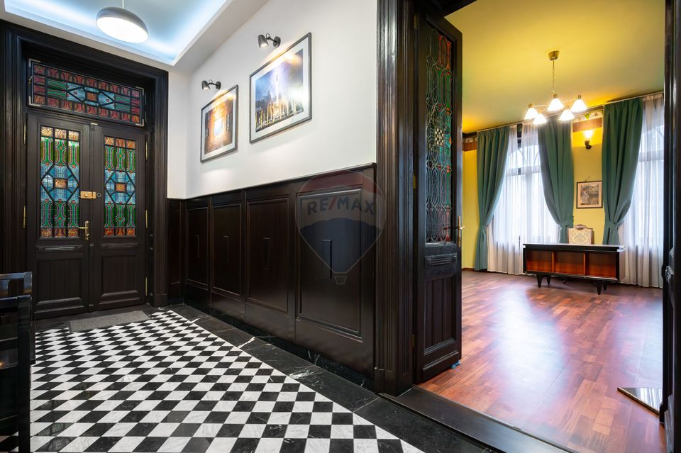 130 sqm Historic Property – Ideal for Living or Office