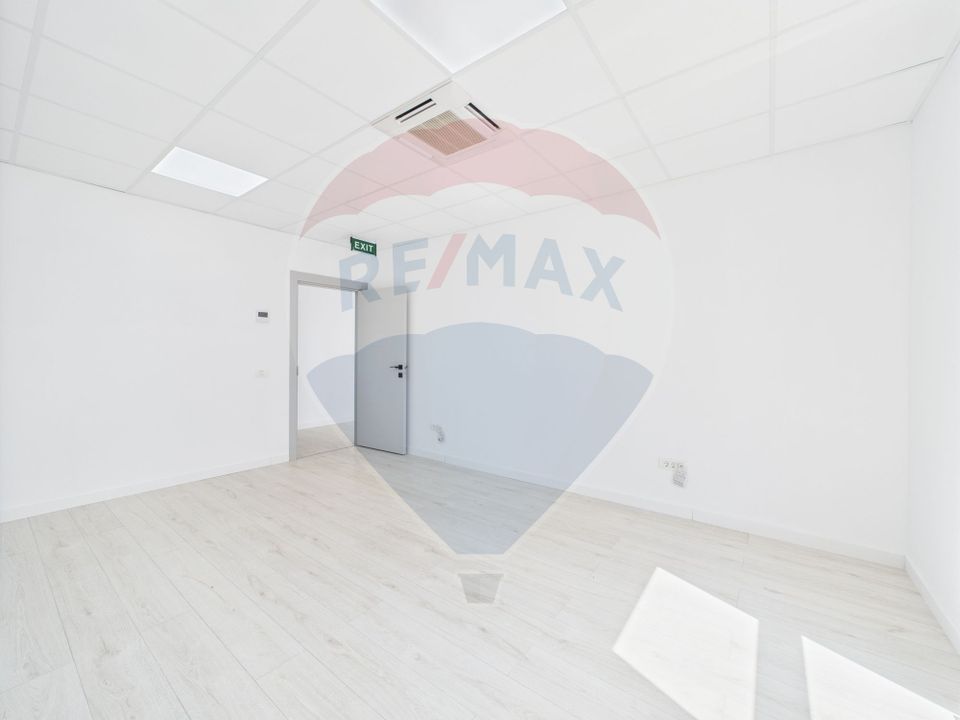 Modern industrial space hall for rent