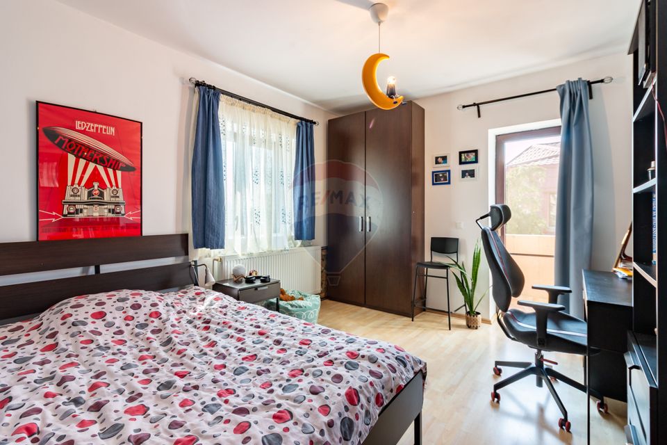 Villa for sale at the entrance to Mogosoaia, between two forests, lake