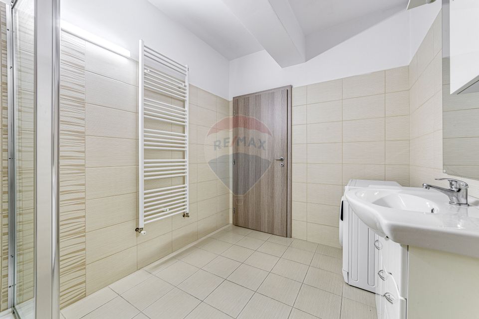 Apartament cu 3 camere zona Intim