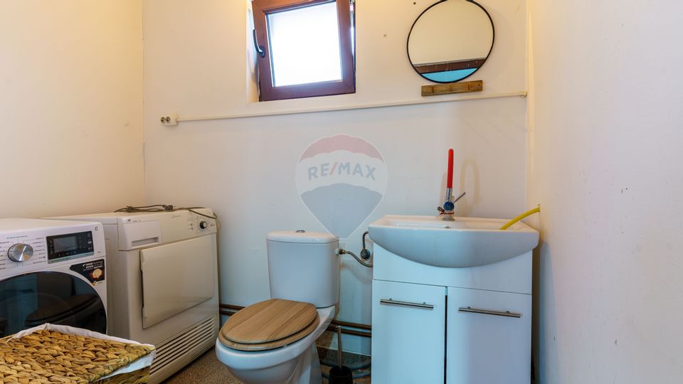 Teren 9.4 ha extravilan + casa 230 mp, COMISION 0%