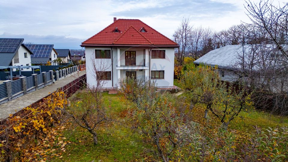 6 room House / Villa for sale