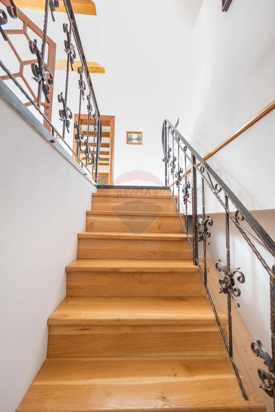 Property Located under Tâmpa composed of 2 Houses and Garden,