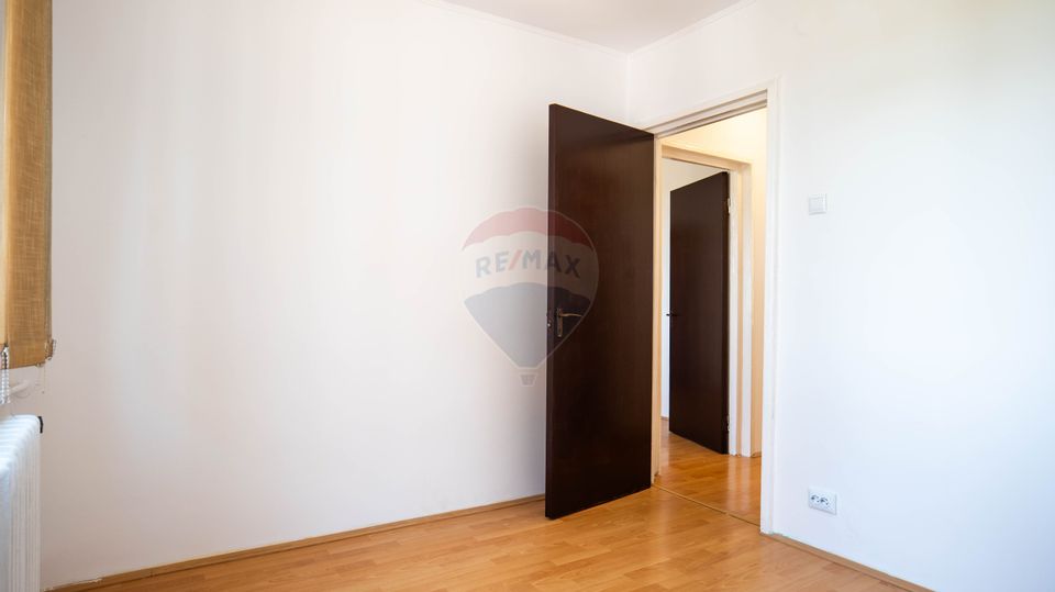 Vanzare apartament 3 camere - zona Antiaeriana