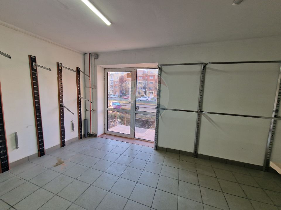 68sq.m Commercial Space for rent, Aurel Vlaicu area