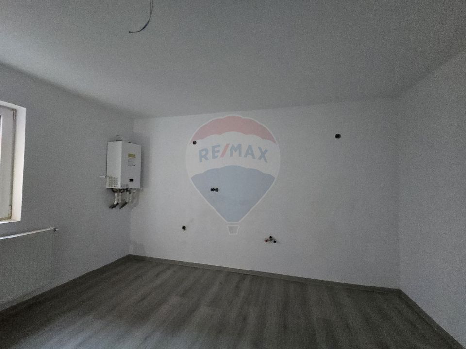 Apartament cu 4 camere de vânzare COMISION 0%