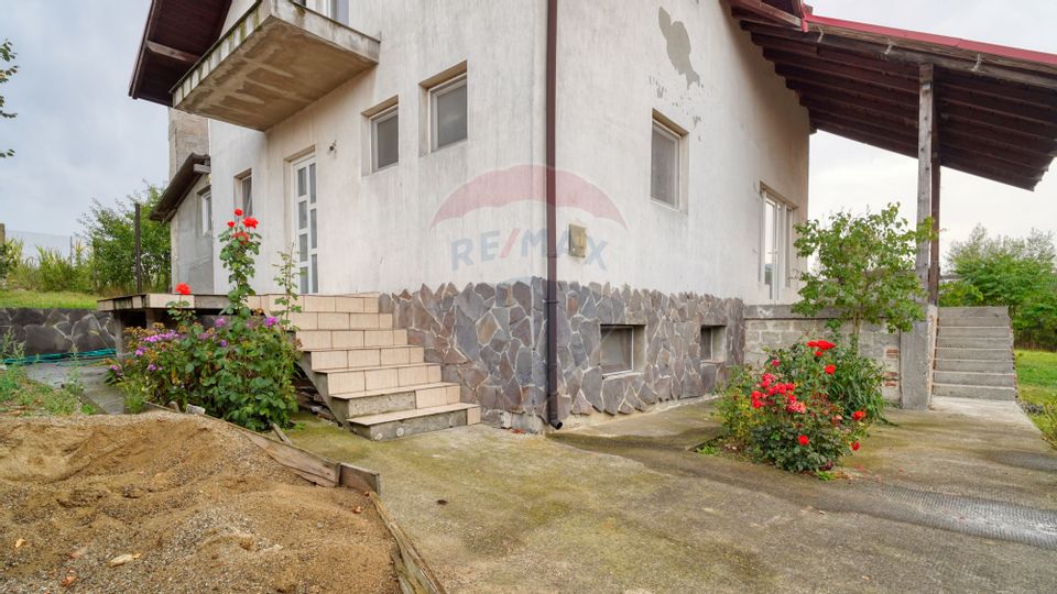 4 room House / Villa for sale