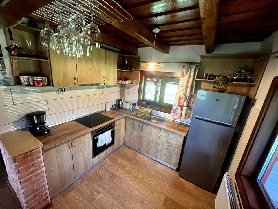 Casă de vacanță, de vânzare, pretabilă locuință sau afacere hotelieră