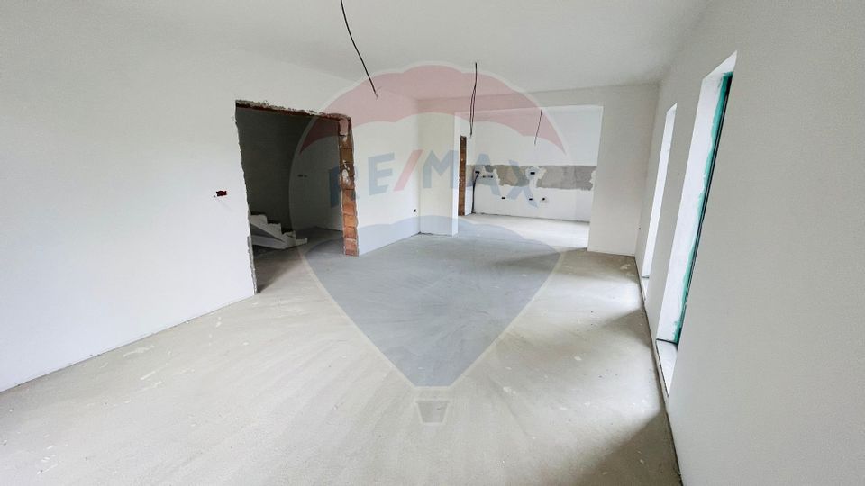 Casă de vânzare Brasov – 3 dormitoare, 3 băi, 140 mp utili