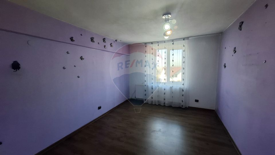 4 room Apartment for sale