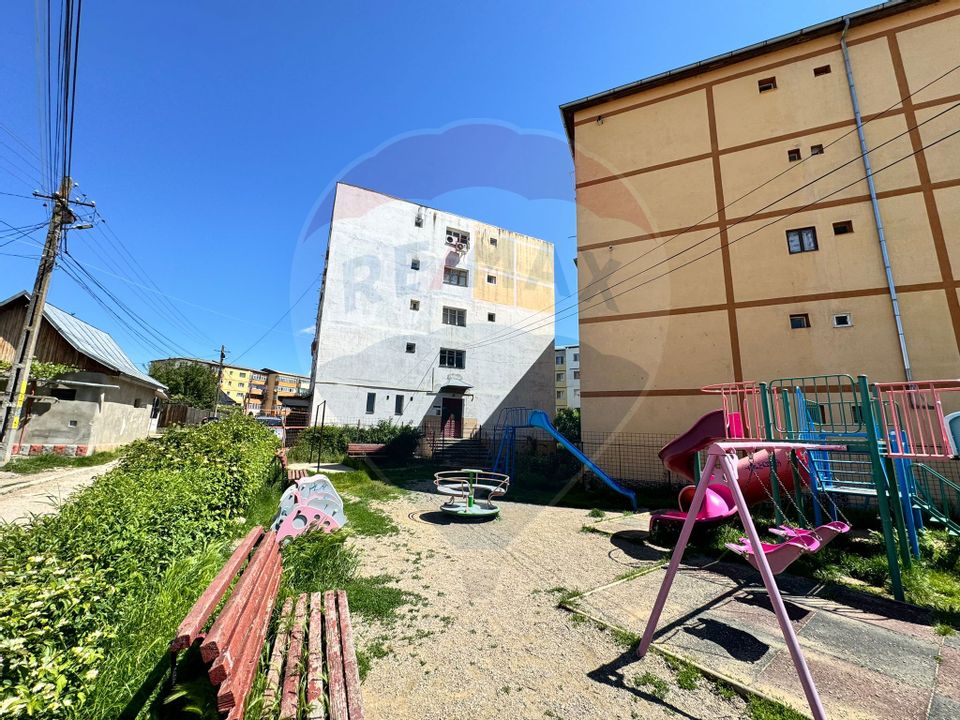 Apartament cu 3 camere- de vanzare- BUHUSI
