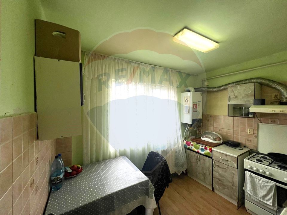 Apartament cu 3 camere de vânzare strada Stadionului zona Milcov