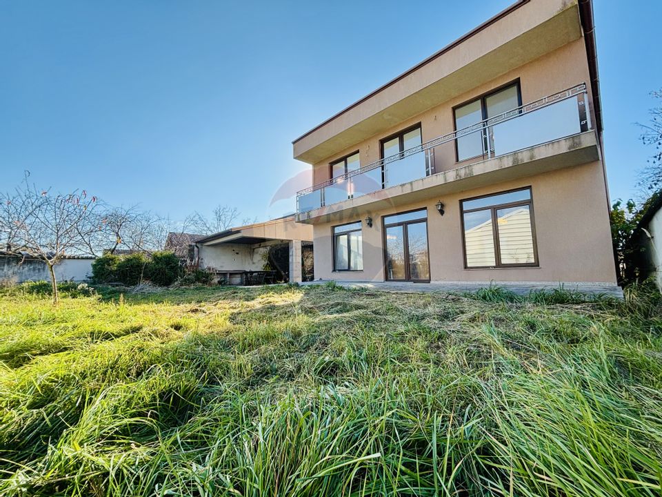 6 room House / Villa for sale