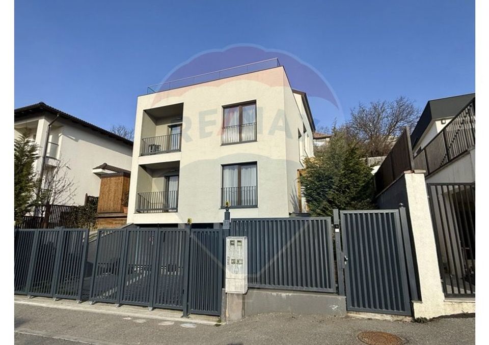 8 room House / Villa for sale, Gruia area