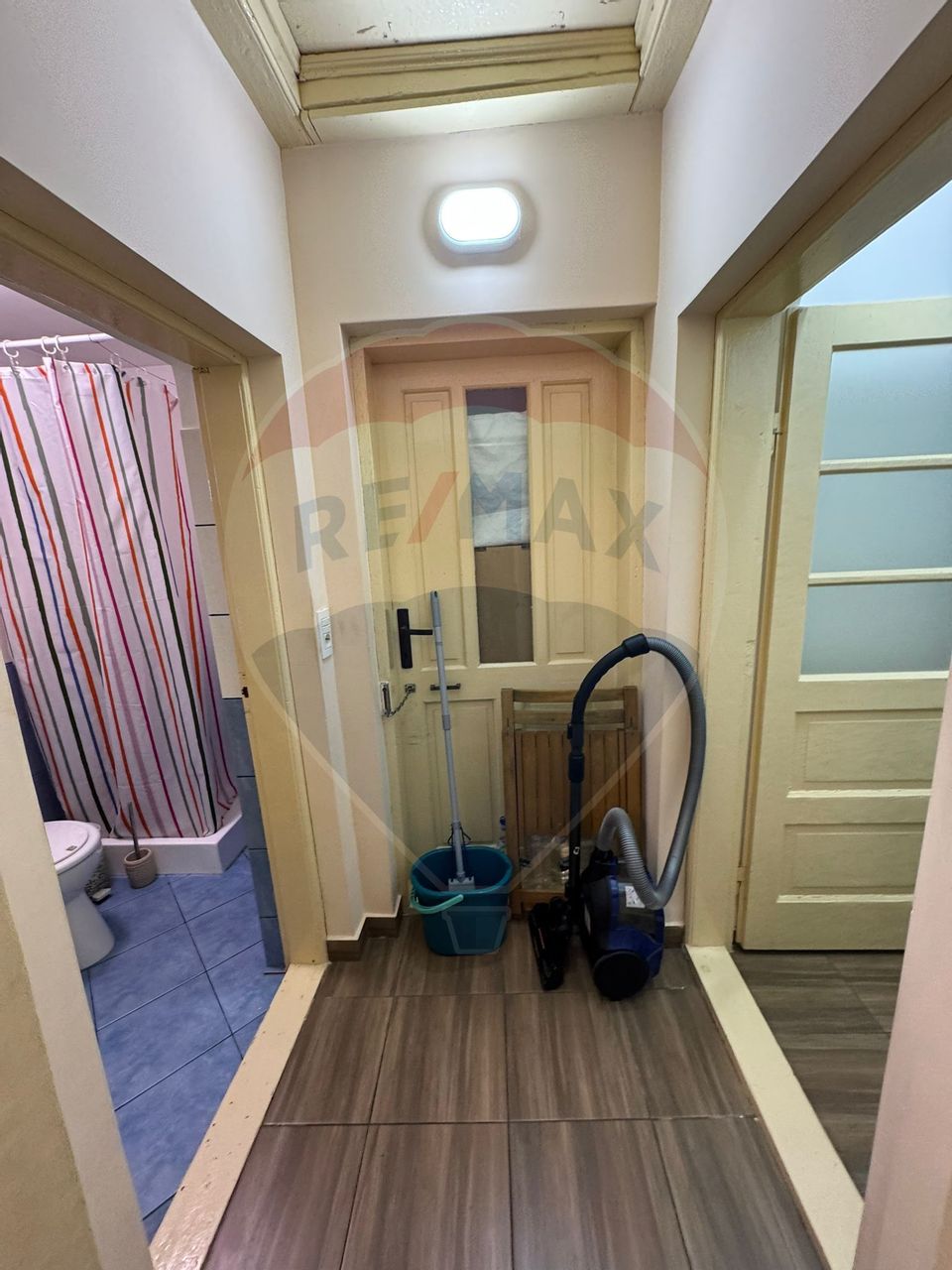 Casă / Vilă nouă cu 5 camere + casă bătranească renovată