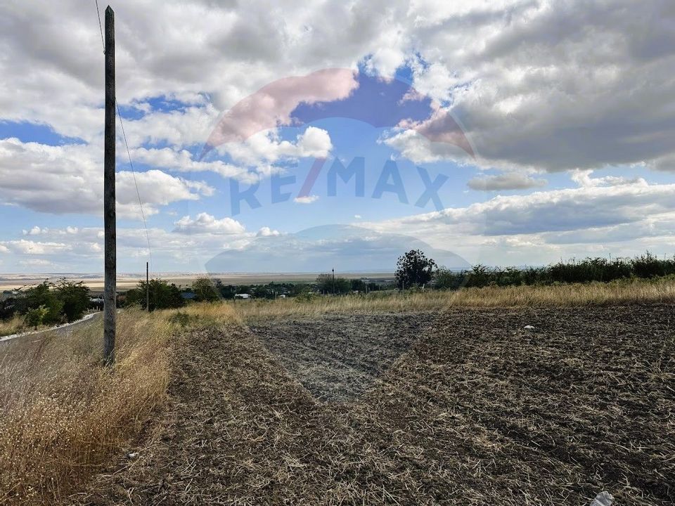 Teren de Vanzare Tulucesti. Potential Logistic, Rezidential 2.200mp