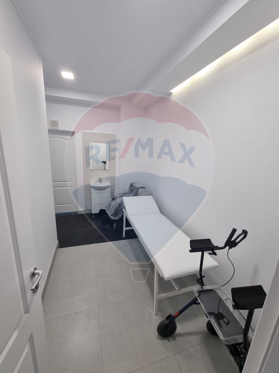 Vilă de închiriat | Ideală pentru cabinet medical, azil, stomatologie