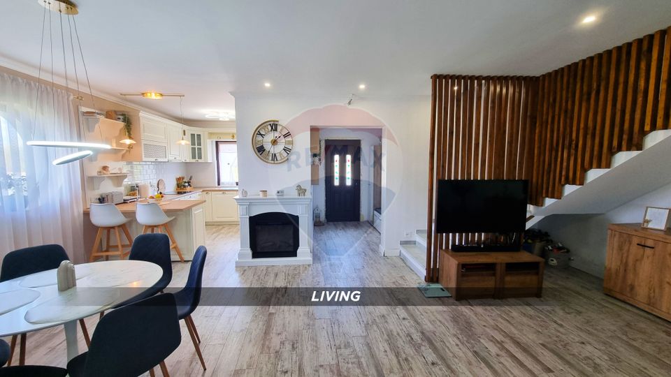 5 room House / Villa for sale