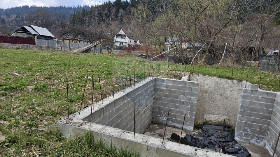 Land 1,520sqm Hangu / Strada Principala