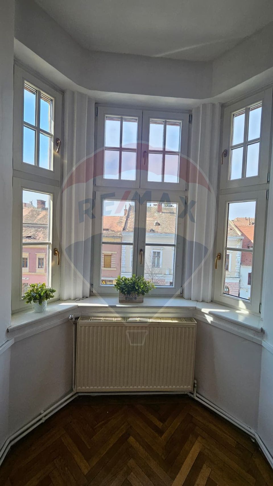 120sq.m Commercial Space for rent, Ultracentral area